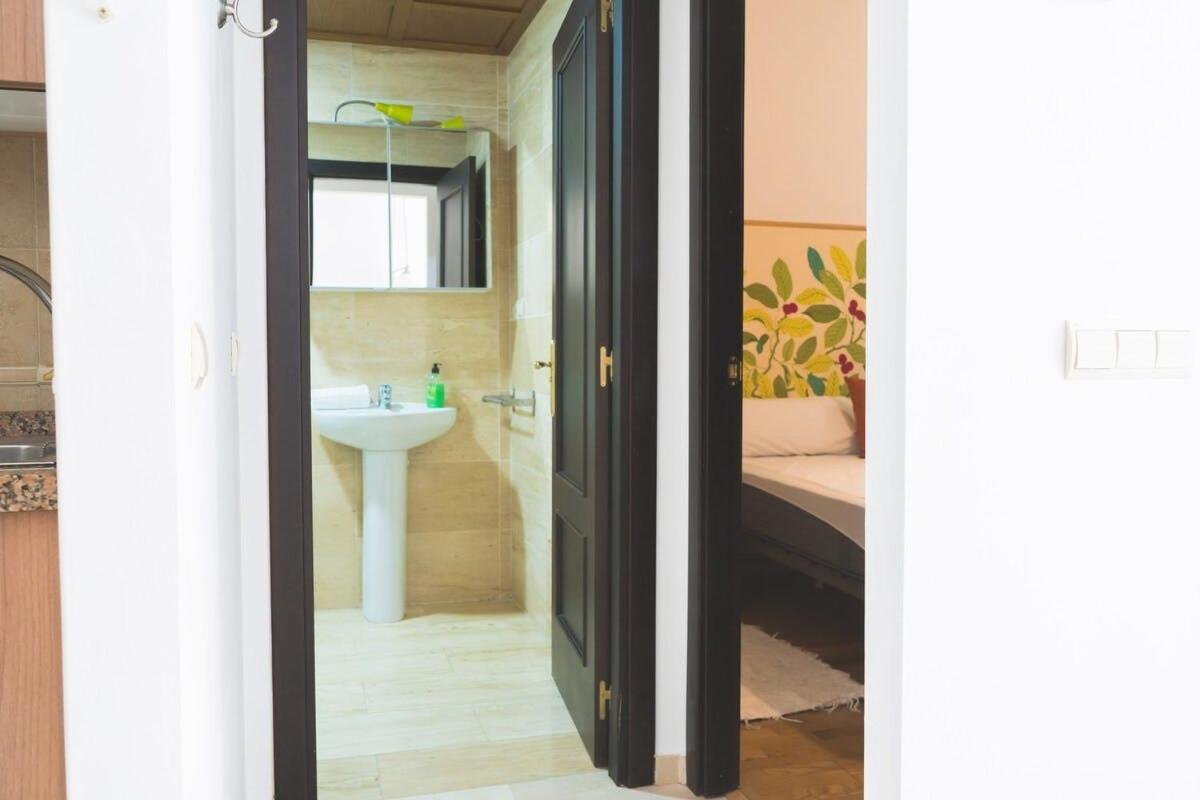 Centrico Apartamento En Calle Carreteria - Малага Экстерьер фото